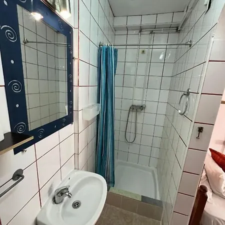 Lagos Central Hostel *