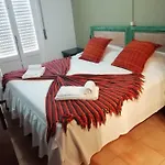 Lagos Central Hostel * לאגוּ‏ש