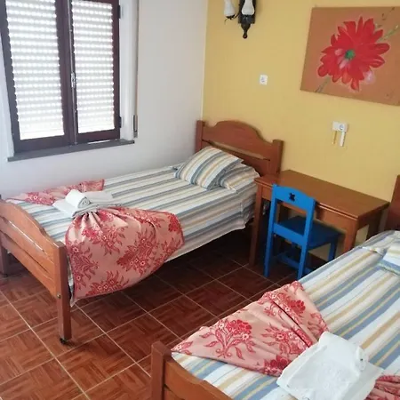 Lagos Central Hostel לאגוּ‏ש