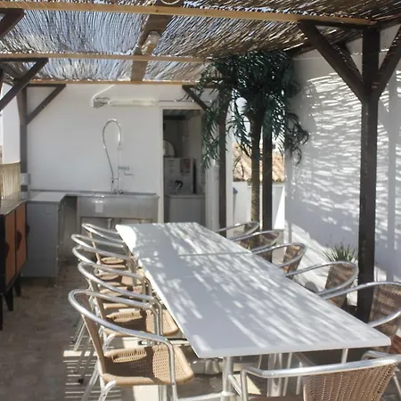 Lagos Central Hostel לאגוּ‏ש