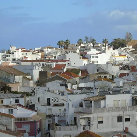 Lagos Central Hostel אכסניה