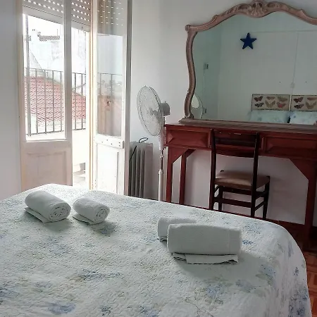 Lagos Central Hostel * לאגוּ‏ש